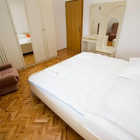 Holiday Home *
