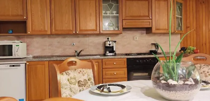 Holiday Home 마카르스카