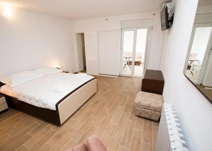 Holiday Home * 마카르스카