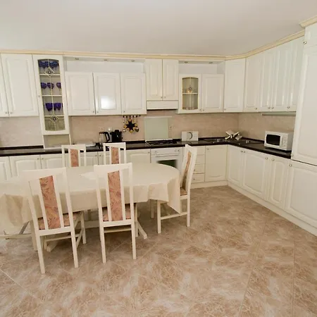 فيلة Holiday Home