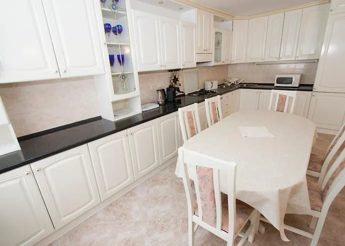 Вилла Holiday Home Макарска